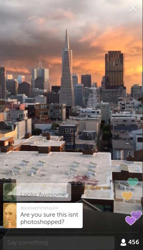 Image représentant une conversation live Periscope par rapport à une photo d'un point de vue d'une ville américaine.
