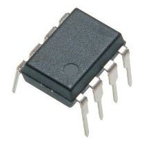 Boîtier traversant : les broches de connexion « traversent » tous les plans de routage du circuit imprimé (le PCB)