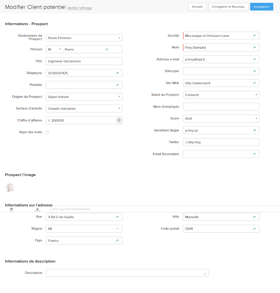 Extrait d'une fiche contact d'un CRM, représenté sous forme d'un formulaire de contact avec diverses informations à saisir