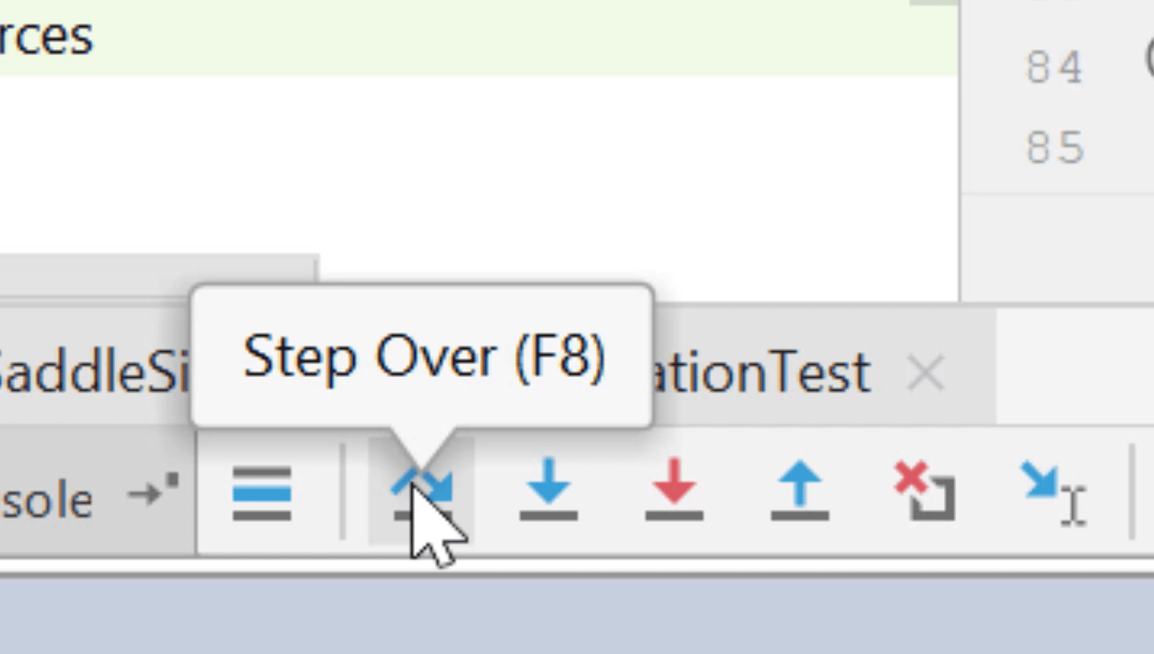 Le bouton Step Over est caractérisé par une icône pour par F8.