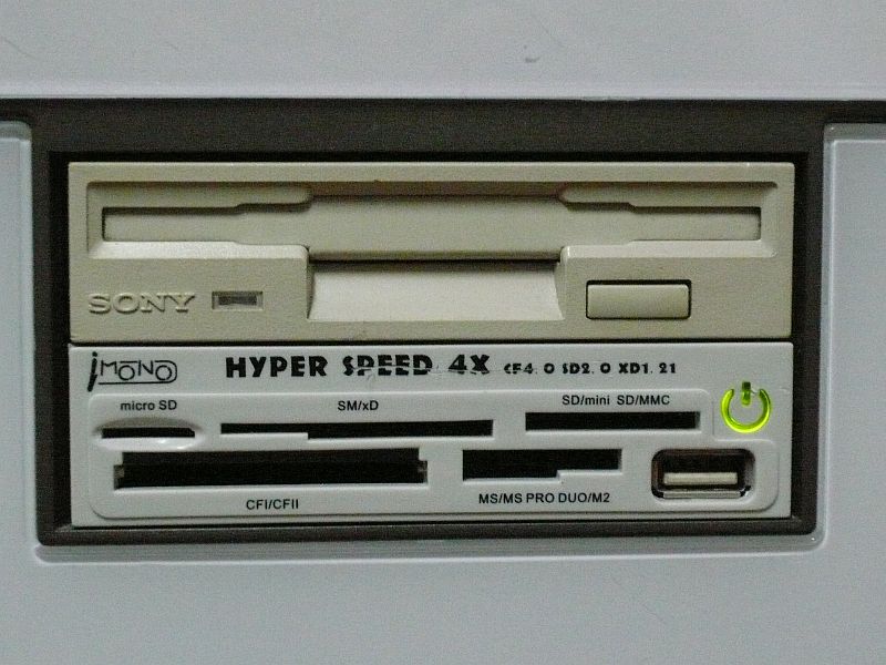 Media card reader (bottom) mounted in a 3.5” floppy disk bay