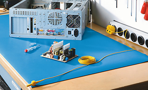 Antistatic bench mat and earthing cord.