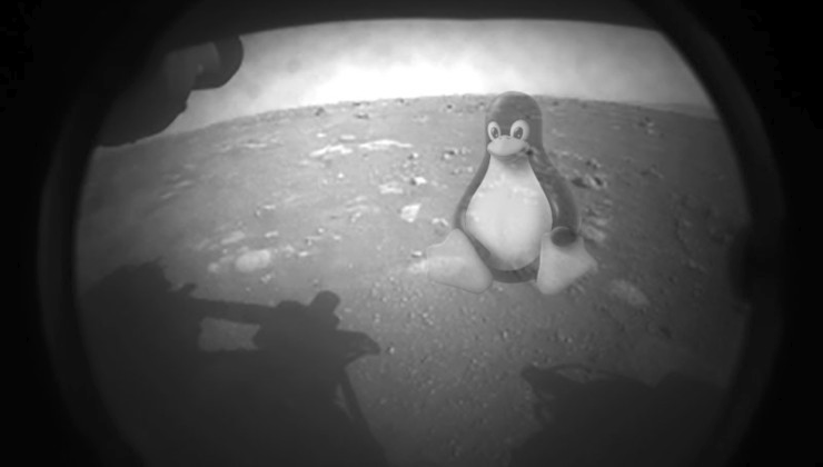 Sur cette photo prise de Mars depuis Ingenuity, on voit Tux, la mascotte de Linux.