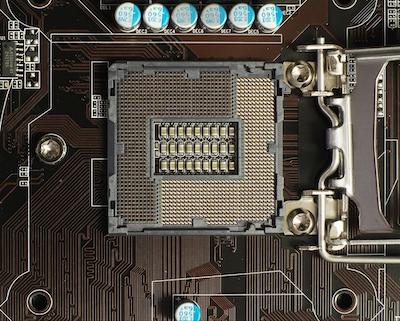 Socket 1150 Intel. Source : Rainer Knäpper, Free Art License