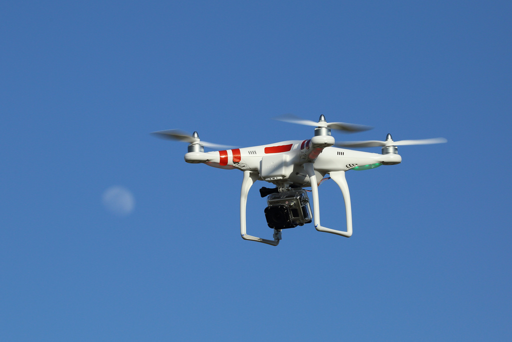 Photo d'un drone en plein vol