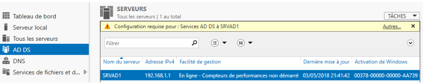 Le service AD DS est sélectionné. Un warning est affiché en haut: Configuration requise: Service AD DS à SRVAD1. Option de cliquer sur Autres à droite.