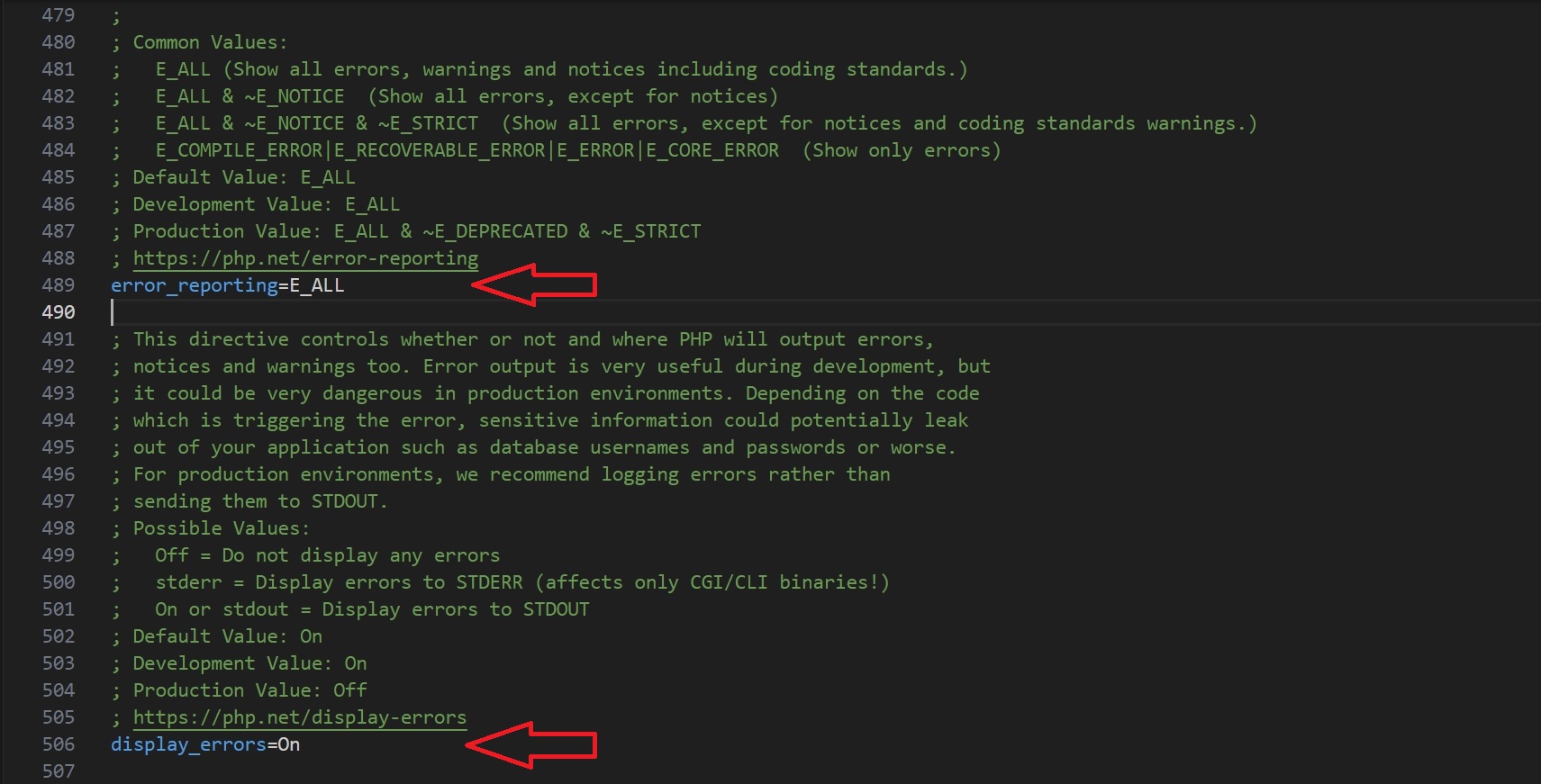 La capture d'écran montre que le reporting et l'affichage des erreurs dans le fichier php.ini sont activés : on peut voir