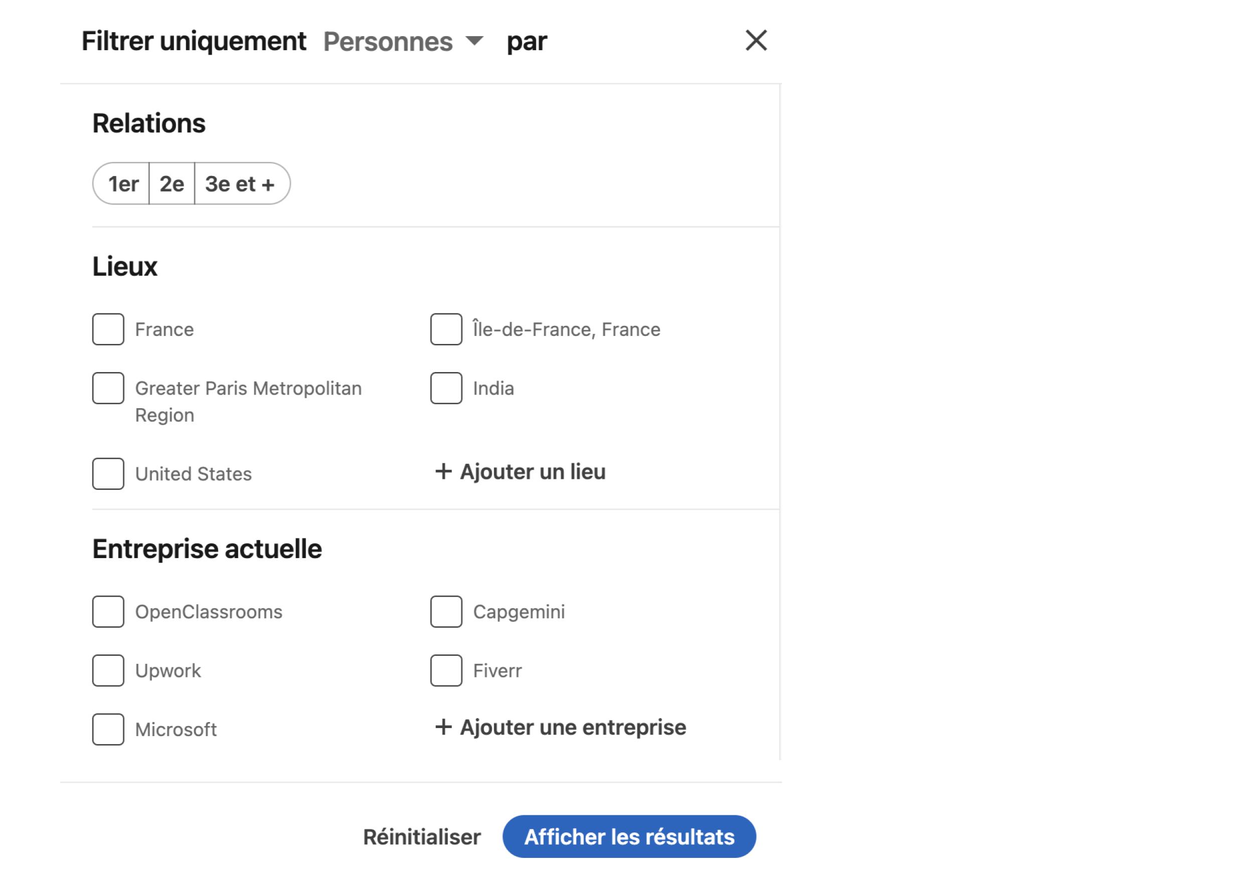 Lorsqu'une recherche est effectuée, on peut affiner les résultats en filtrant selon de nombreux critères, notamment le degré de relation, le lieu, l'entreprise, etc.