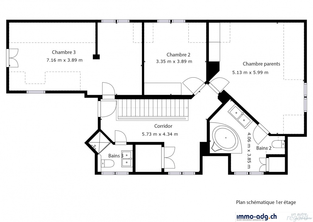 Plan schématique du 1er étage d'une maison comprenant trois chambres, un couloir central, deux salles de bains, et des dimensions précises pour chaque pièce.