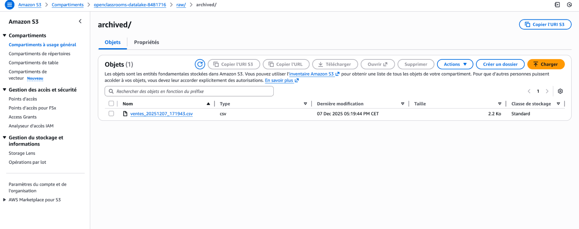 Capture d’écran d’un dossier Amazon S3 nommé “archived” contenant un fichier CSV