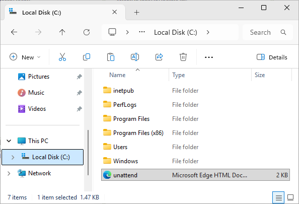 Virtual machine storage configuration with two virtual disks (80 GiB and 30 GiB) and a Windows 11 ISO mounted on SATA port 1.